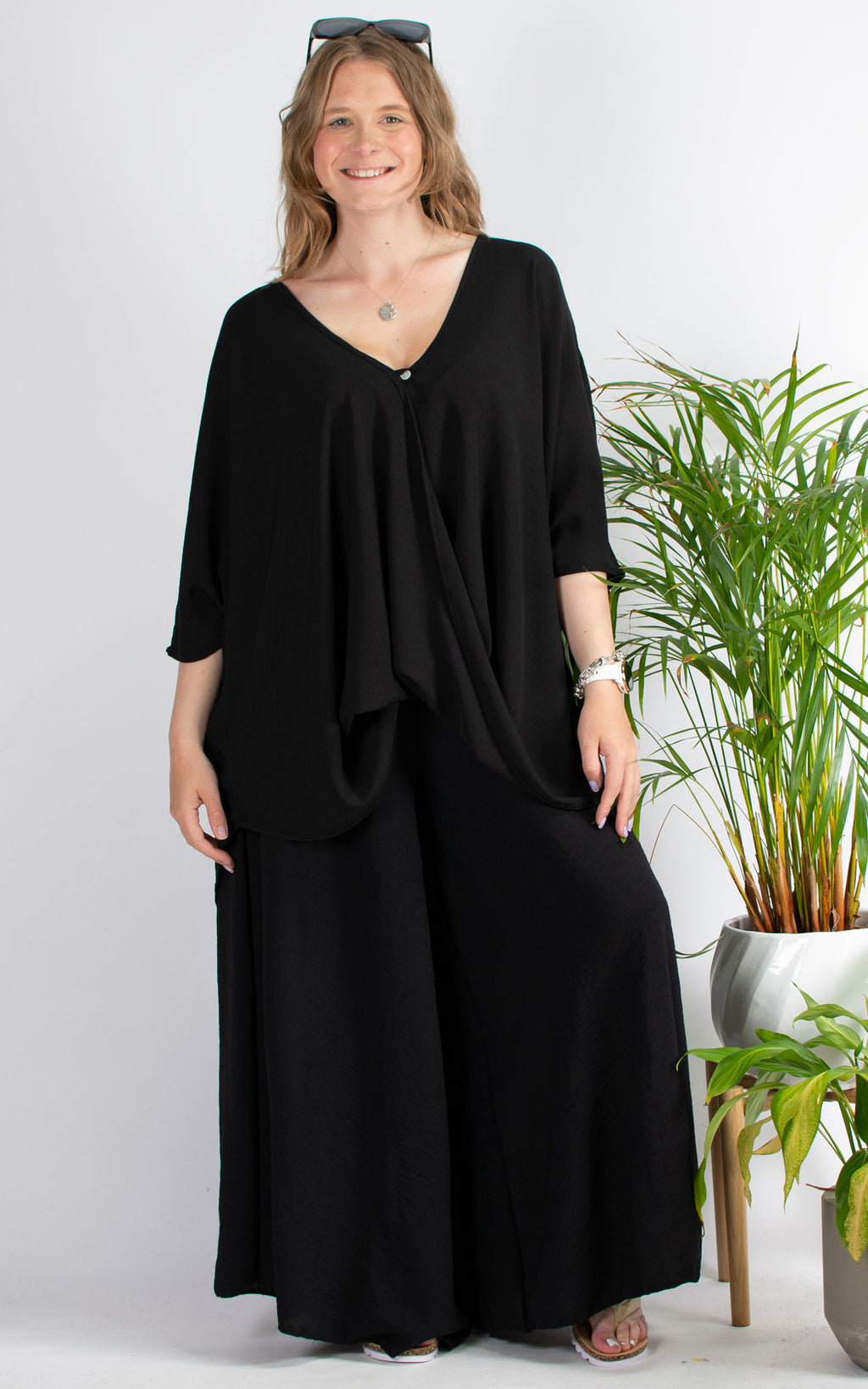 Whoopi One Button Top | Black